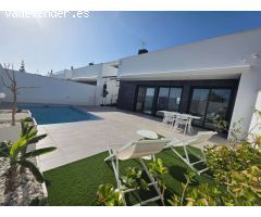 Chalet individual moderno a tan solo 500m del mar