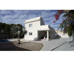 BAJADA DE PRECIO! VILLA EN QUESADA CON GRAN PARCELA - CON CITA
