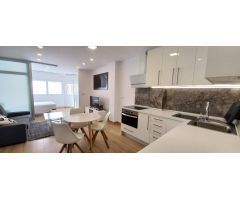 ¡Se alquila hermoso estudio recién reformado!