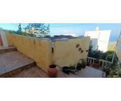 Solar con vivienda para reformar