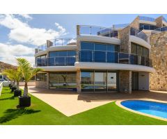 En venta Villa de  lujo en Tauro