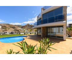 En venta Villa de  lujo en Tauro