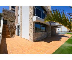 En venta Villa de  lujo en Tauro