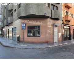 Local en zona comercial de Mesa y López