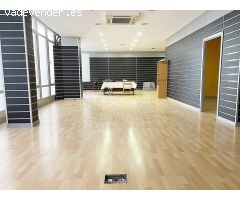 Se alquila amplio local en 1ª planta Mesa y López