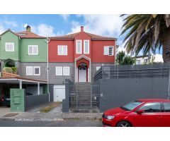 Estupendo chalet en Urbanización Real de Coello