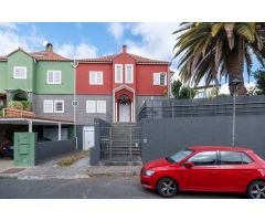Estupendo chalet en Urbanización Real de Coello