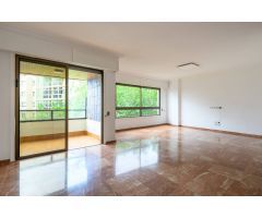EXCLUSIVA VIVIENDA EN EL PRESTIGIOSO EDIFICIO YERAY – ZONA OBELISCO