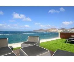 Ático de lujo en venta en primera línea de la Playa de Las Canteras