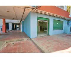 Local comercial diáfano junto a Farmacia