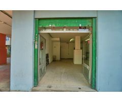 Local comercial diáfano junto a Farmacia