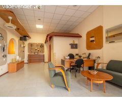 Amplio local en venta con trastero y garaje en Tarahales.
