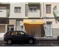 Local en venta en calle Matías Padrón
