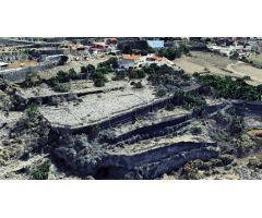 Se vende terreno agrícola de muy alto valor agrario con agua.