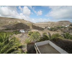 Se vende terreno agrícola de muy alto valor agrario con agua.