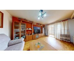 PIso 3 dormitorios 2 baños con ascensor y plaza de garaje Palomeras Sureste