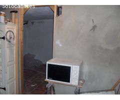 TERRENO CON CASA EN CASTALLA