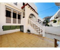 Bungalow pareado 3 dormitorios, 2 baños, sótano y solarium a 300 m de la playa en Torrevieja (Alican
