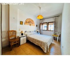 Bungalow pareado 3 dormitorios, 2 baños, sótano y solarium a 300 m de la playa en Torrevieja (Alican