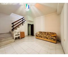 Bungalow pareado 3 dormitorios, 2 baños, sótano y solarium a 300 m de la playa en Torrevieja (Alican