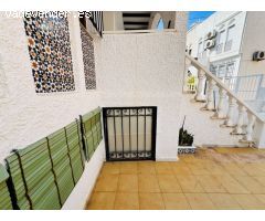 Bungalow pareado 3 dormitorios, 2 baños, sótano y solarium a 300 m de la playa en Torrevieja (Alican