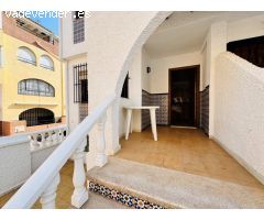 Bungalow pareado 3 dormitorios, 2 baños, sótano y solarium a 300 m de la playa en Torrevieja (Alican