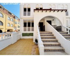 Bungalow pareado 3 dormitorios, 2 baños, sótano y solarium a 300 m de la playa en Torrevieja (Alican