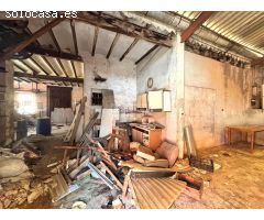 Casa en Almoines a reformar a su gusto en parcela de 242 m2 , en chaflán con patio. 