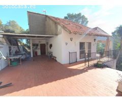 Para los amantes de la naturaleza,  chalet independiente en la población de Almiserat a 10 Km costa