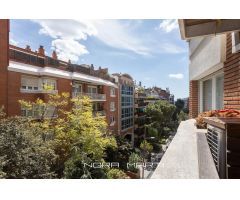 MARAVILLOSO PISO COMPLETAMENTE REFORMADO EN LA EXCLUSIVA ZONA DE SANT GERVASI-LA BONANOVA