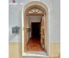 Precioso chalet adosado de 270m2 PARA ENTRAR A VIVIR. Con 4 dormitorios, 3 baños y gran patio