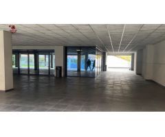 Edificio de oficinas de 4.689m2 en Las Rozas con acceso directo a la A6.