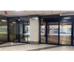 Edificio de oficinas de 4.689m2 en Las Rozas con acceso directo a la A6.