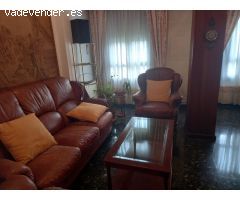 ¡Se alquila amplio y acogedor piso en pleno centro de Valencia!