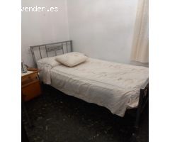 ¡Se alquila amplio y acogedor piso en pleno centro de Valencia!