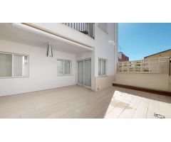 Impecable vivienda reformada a 1,2 km de la playa de Moncófar con garaje, terrazas y piscina