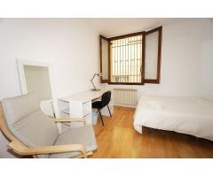 5 DORMITORIOS Y DOS BAÑOS