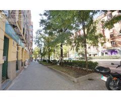 BAR CAFETERIA FRENTE A METRO Y RENFE PIRAMIDES