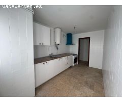 CASA REFORMADA CON TERRAZA Y MUY CÉNTRICA