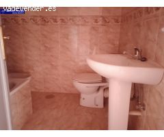 Espacioso Piso de tres habitaciones para reformar en Flores del Sil, Ponferrada. 