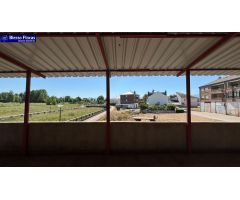 CASA CON TERRENO PARA HOSTAL DE PEREGRINO O VIVIENDA!!