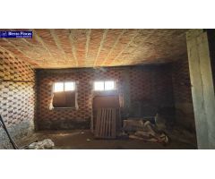 CASA CON TERRENO PARA HOSTAL DE PEREGRINO O VIVIENDA!!