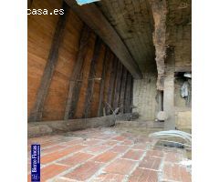 CASA CON 800 m2 DE PARCELA PARA REFORMAR EN EL CENTRO DE CAMPONARAYA!!