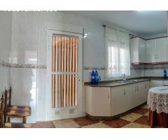 OLULA DEL RÍO. ( ALMERÍA ) . CHALET PARA ENTRAR A VIVIR EN URBANIZACIÓN EUROPA.