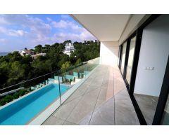 VILLA DE LUJO MODERNA CON VISTAS AL MAR EN ALCUDIA