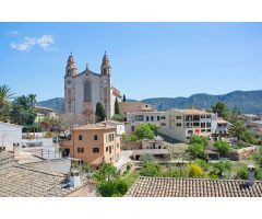 CASA DE PUEBLO CON VISTAS PANORÁMICAS A LA MONTAÑA COMPLETAMENTE REFORMADA