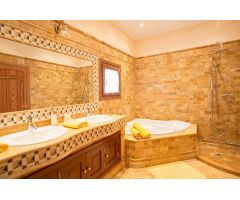 CHALET PIEDRA DE ALTAS CALIDADES EN ES CAPDELLÀ CON PISCINA Y VISTAS A LA MONTAÑA