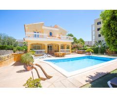 ESPECTACULAR CASA MUY ESPACIOASA CON PISCINA EN UNA ZONA POPULAR DE PALMANOVA