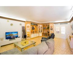 ESPECTACULAR CASA MUY ESPACIOASA CON PISCINA EN UNA ZONA POPULAR DE PALMANOVA