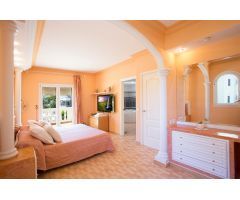 ESPECTACULAR CASA MUY ESPACIOASA CON PISCINA EN UNA ZONA POPULAR DE PALMANOVA